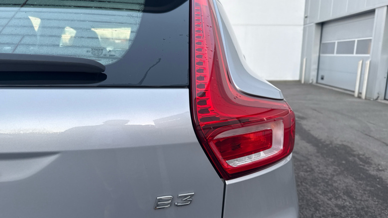 Volvo XC40 2.0 B3P Core 5dr Auto Petrol Estate